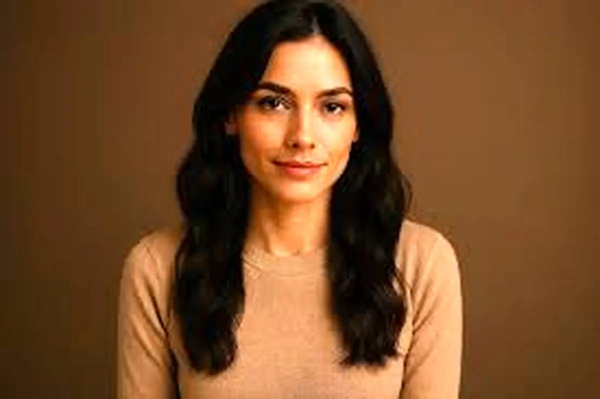 رازهای جذاب‌ترین زنان ۲۰۲۵؛ موهای تیره، خالکوبی و عشق در نگاه علمی!