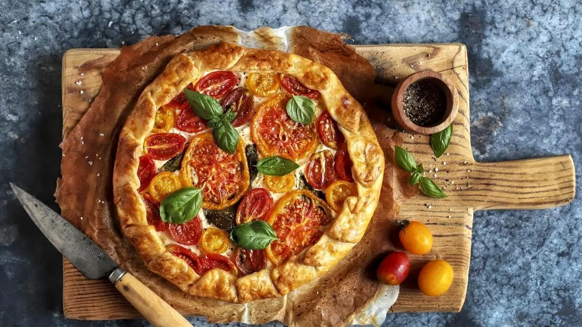 تارت گوجه‌ای خوشمزه‌ای که طعم مهمانی‌ها را تغییر می‌دهد!