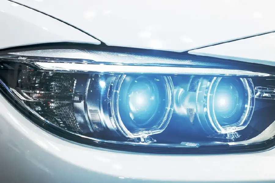 طلق چراغ‌های شفاف در برابر طلق چراغ‌های مات؛ کدام بهتر است؟