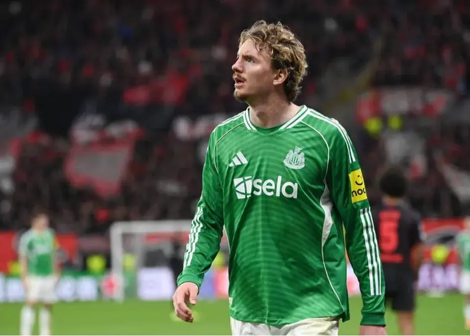 واکنش صمیمانه ولتماده پس از گل به خودی دردناک در دربی نیوکاسل-ساندرلند