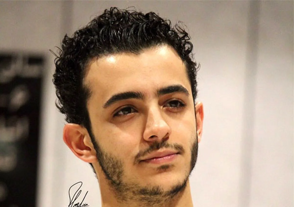 عکس| رونمایی علی شادمان از مادر جوان و خواهر دوست‌داشتنی‌اش / آقای بازیگر همه را شگفت‌زده کرد!