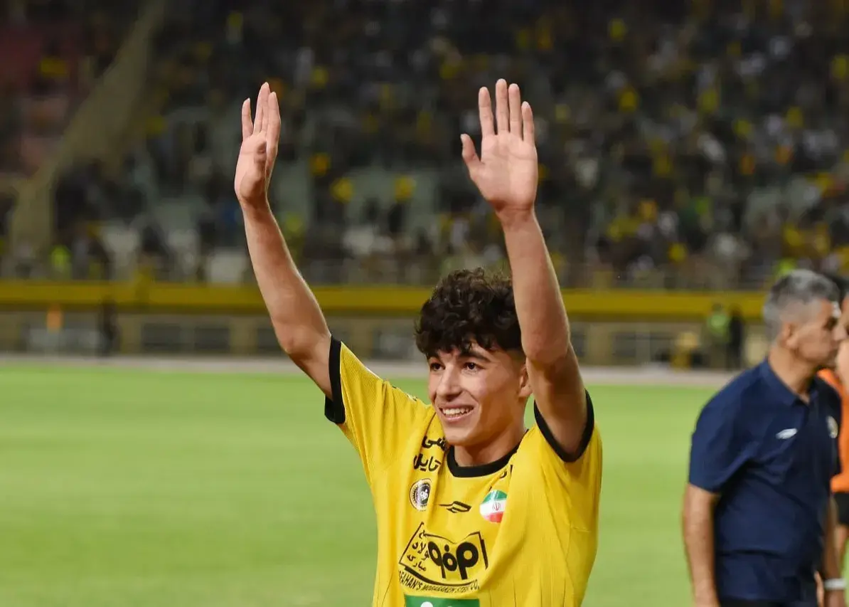 آریا شفیع‌دوست؛ ستاره جوان سپاهان که ناگهان از زمین فوتبال حذف شد!