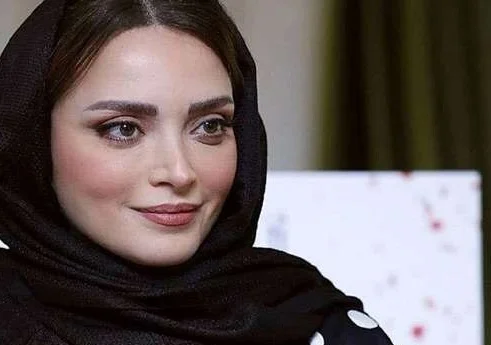 بهنوش طباطبایی با استایل نوستالژیک، همه را در حیرت فرو برد!