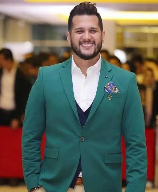 biography-of-siavash-kheirabi-15