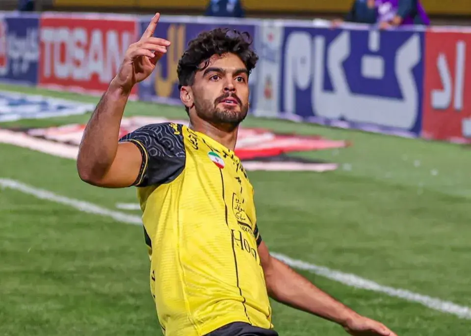 بازگشت شگفت‌انگیز حزباوی به سپاهان با دفاعی فولادی مقابل مس رفسنجان!