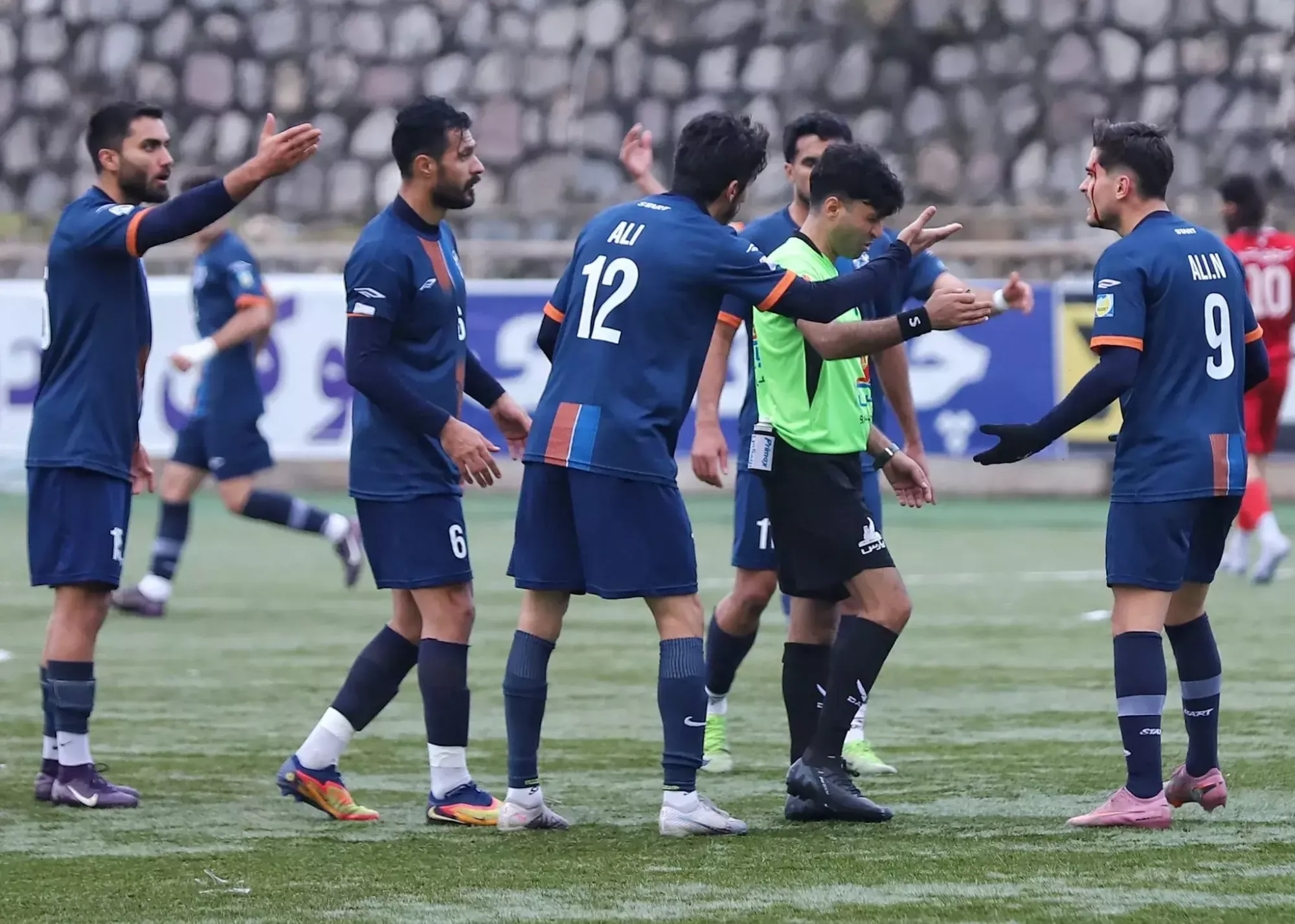 مصدومیت شدید هافبک مس سونگون در لحظه‌ای که همه را شوکه کرد! (عکس)