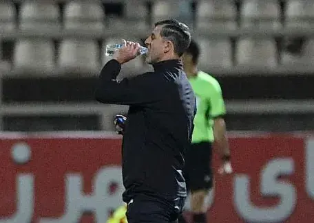 واکنش عجیب آقا کریم به خشم بی‌سابقه سکوهای تبریزی در بازی تراکتور و پرسپولیس