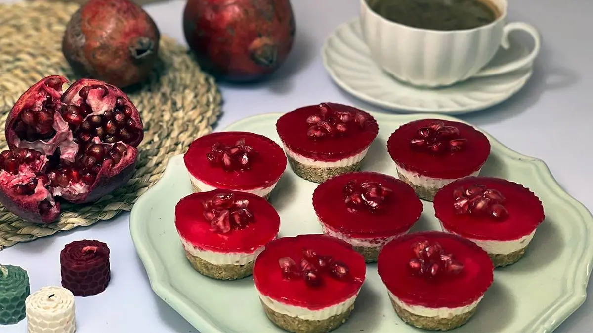 طرز تهیه چیز کیک بدون قالب؛ دسر ویژه و سریع برای شب یلدا که همه را شگفت‌زده می‌کند!