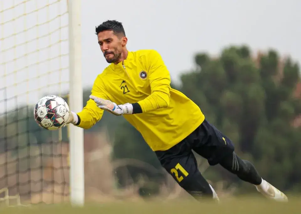 سیدحسین حسینی در آستانه ثبت رکوردی طلایی؛ دروازه‌بانی که خط‌ونشان می‌کشد!