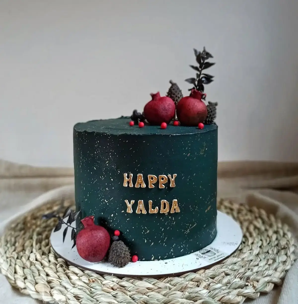 تزیین کیک شب یلدا برای مدرسه