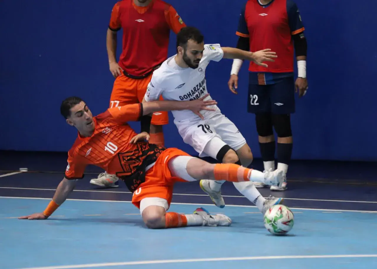 گهرزمین با رکورد بی‌سابقه ده مسابقه شکست‌ناپذیری، رقیب صدرنشین لیگ گیتی پسند را به چالش کشید!