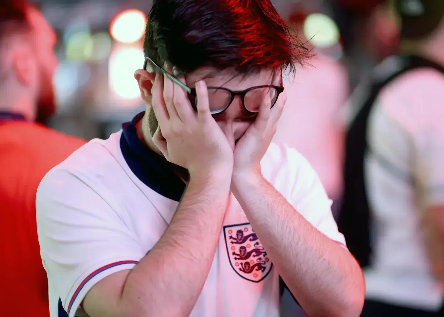 فیفا سهمیه بلیت انگلیس در جام جهانی را به ۳۰۰۰ کاهش داد؛ ضربه‌ای سنگین به هواداران سه‌شیرها!