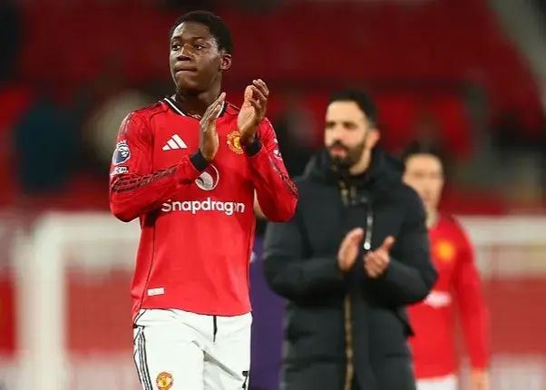 پیغام جنجالی سه‌کلمه‌ای برادر ماینو در اولدترافورد که همه را شوکه کرد!