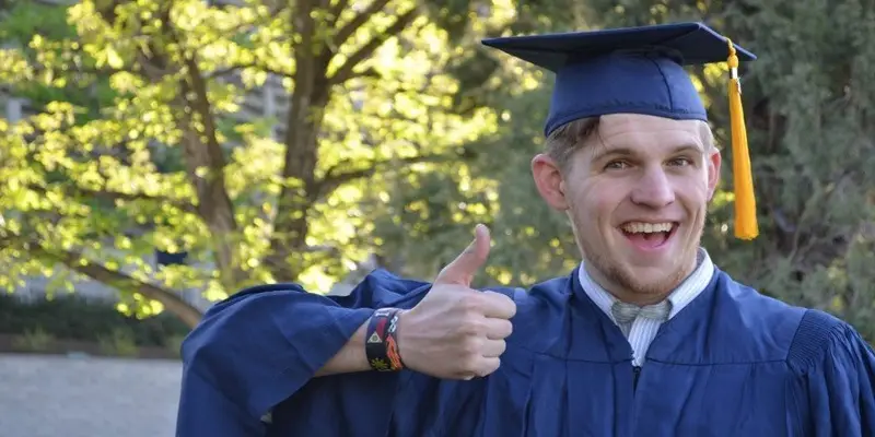 کنترل هزینهها در خریدهای جشن فارغالتحصیلی