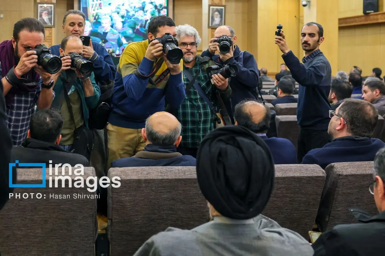 تصاویر: مجلس ترحیم اشرف بروجردی