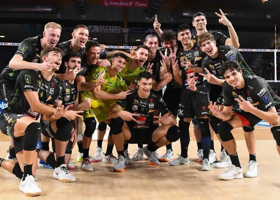 بازگشت دوباره لبخند به ستاره والیبال ایران در جدال حساس سری‌آ ایتالیا