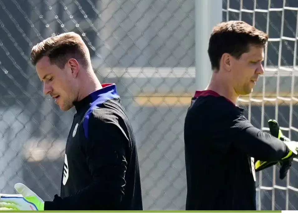 تصمیم جنجالی فلیک؛ شزنی جای تراشتگن را در بارسلونا می‌گیرد؟