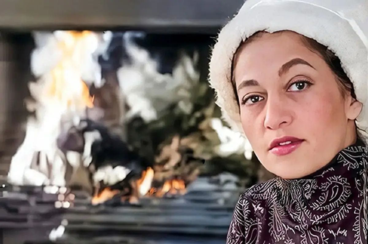 عکسی نادر از مرضیه در حال دم کردن چای در خانه‌اش در سال ۵۴ که همه را شگفت‌زده کرد!