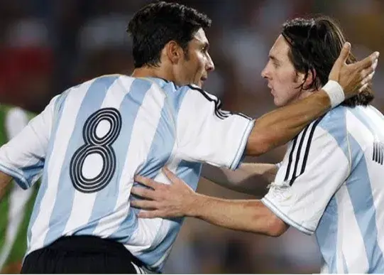 وقتی مسی نوظهور، الجزایر را شگفت‌زده کرد؛ داستانی فراموش‌نشدنی از نوکمپ!