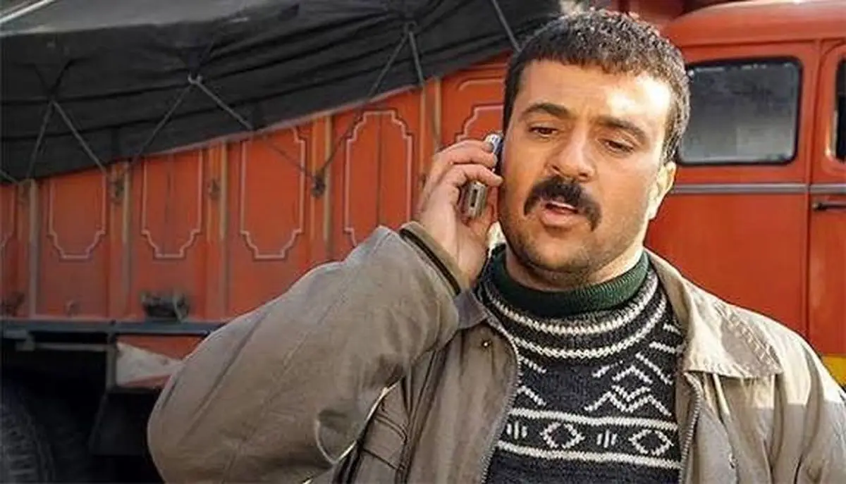 تحول شگفت‌انگیز ارسطوی «پایتخت» با تیپ جدید در اکران «طهران ۵۷» همه را متحیر کرد!