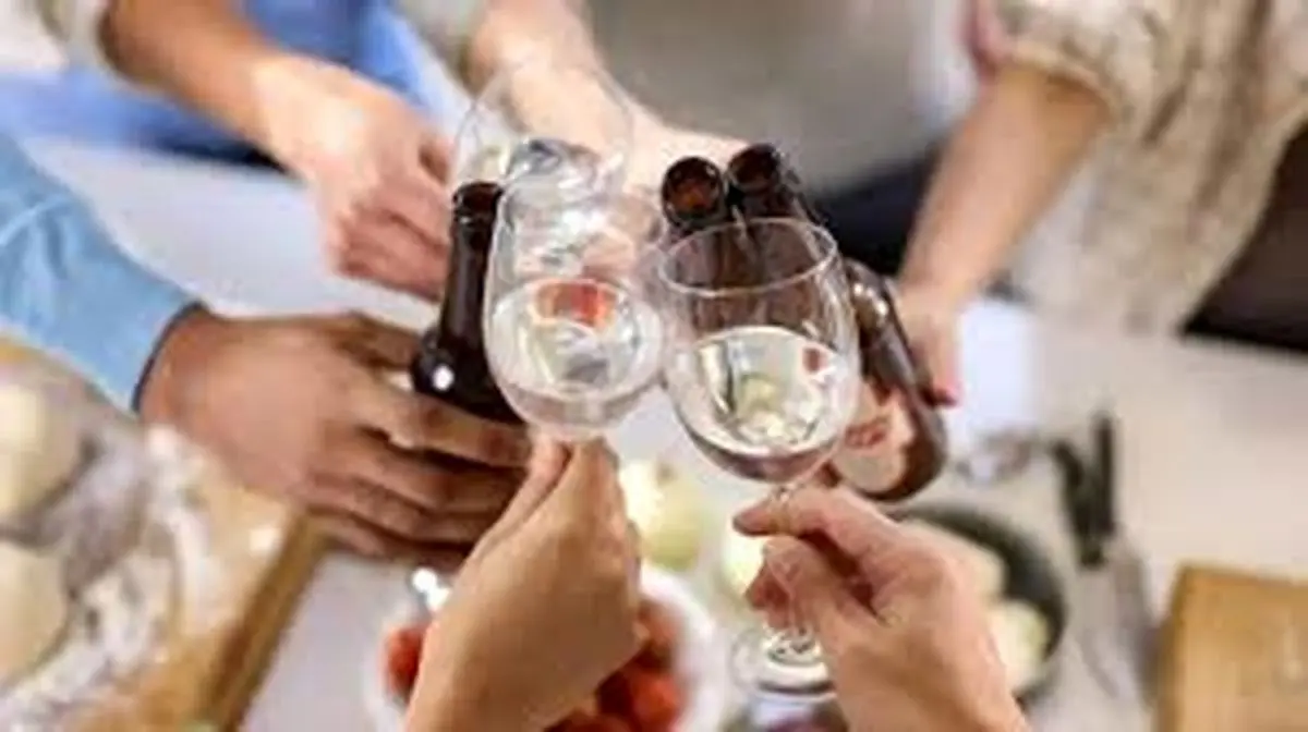 آیا کافه‌های پایتخت آزادانه مشروب سرو می‌کنند؟ نگاهی به ویدئوی جنجالی