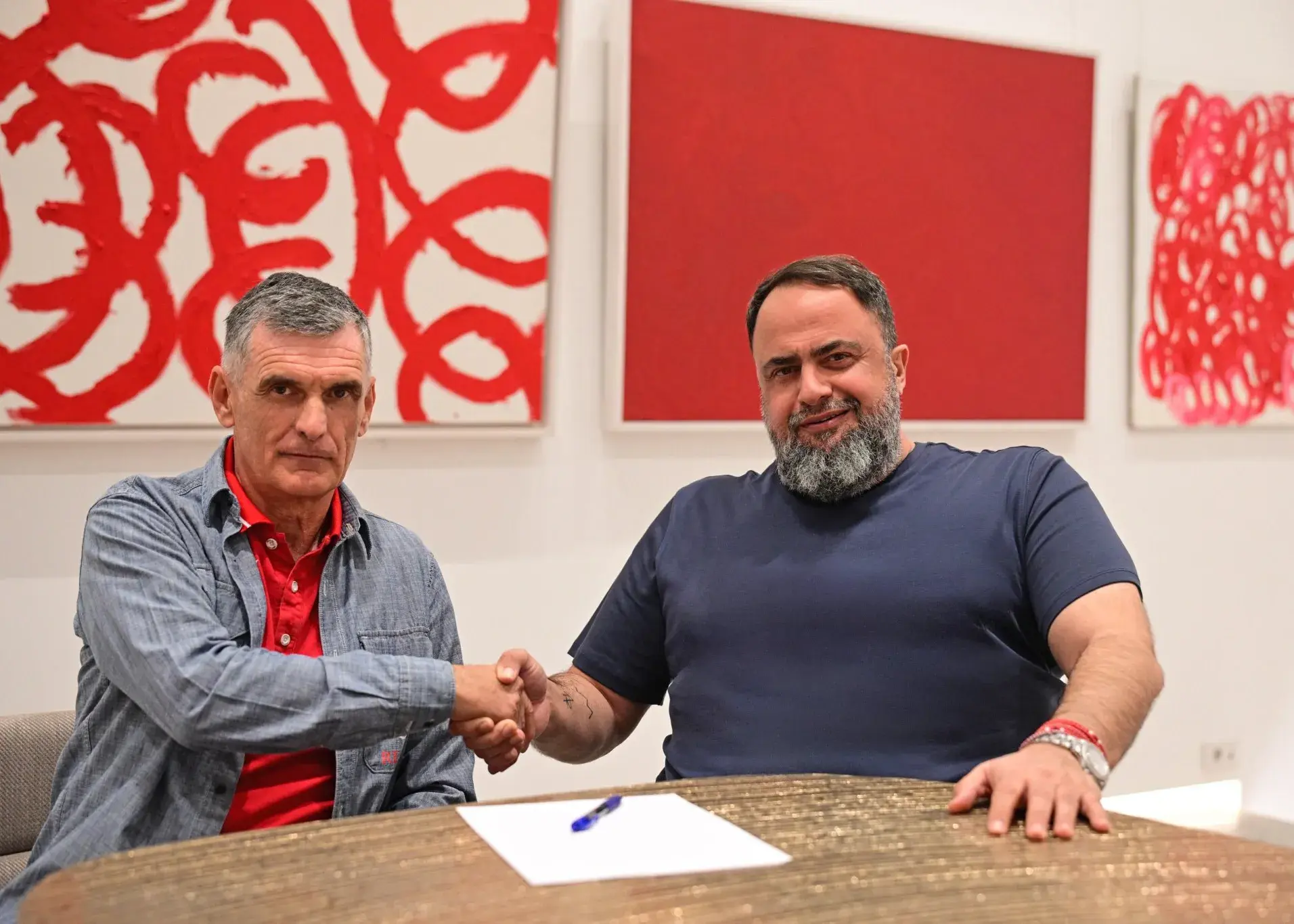 تمدید شگفت‌انگیز سرمربی المپیاکوس تا 2027؛ آینده طارمی تضمین شد؟