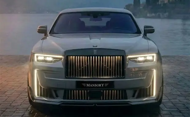 نمای جلو رولزرویس گوست منصوری