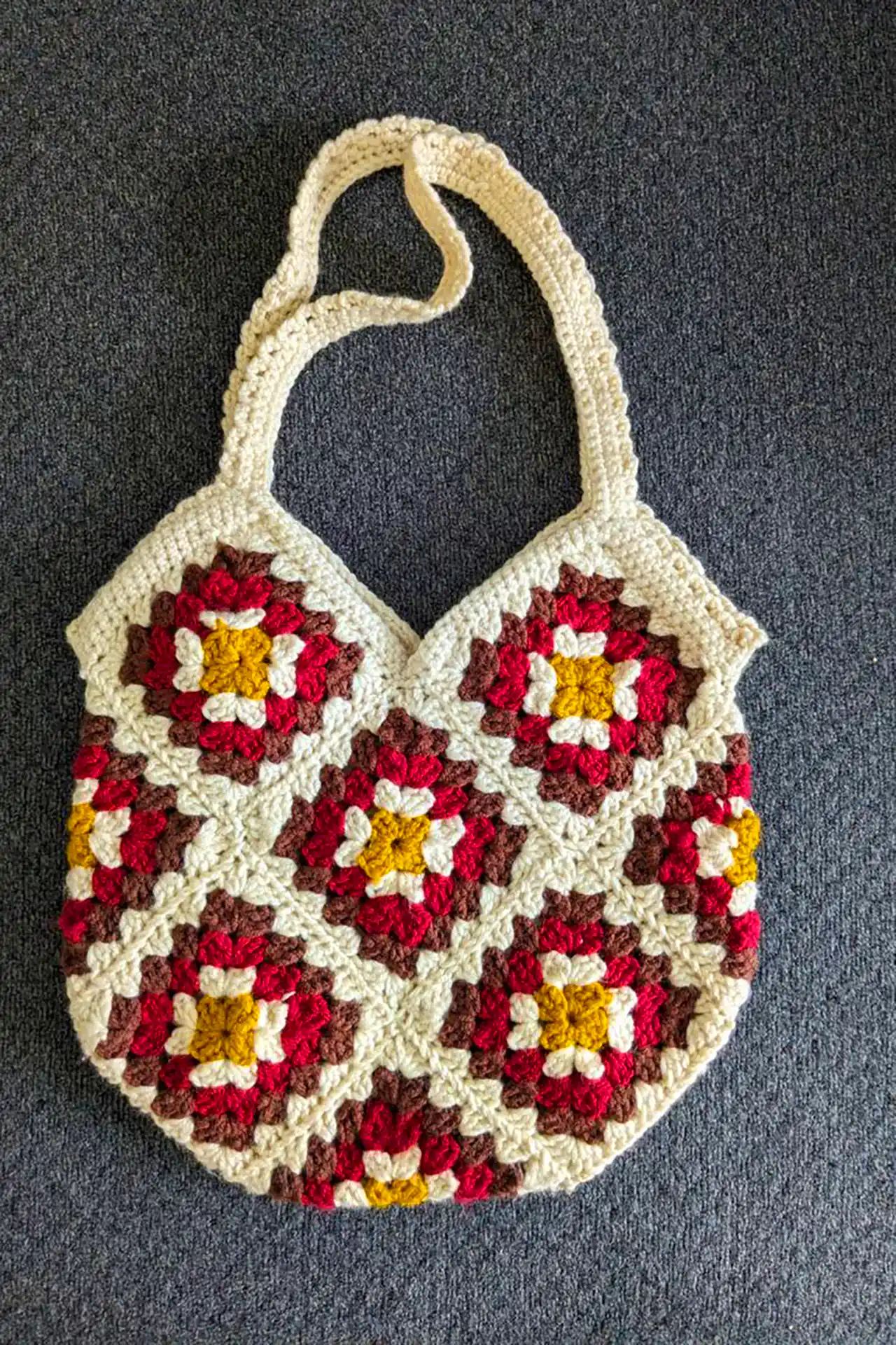 کیف دستبافت با موتیف ها 