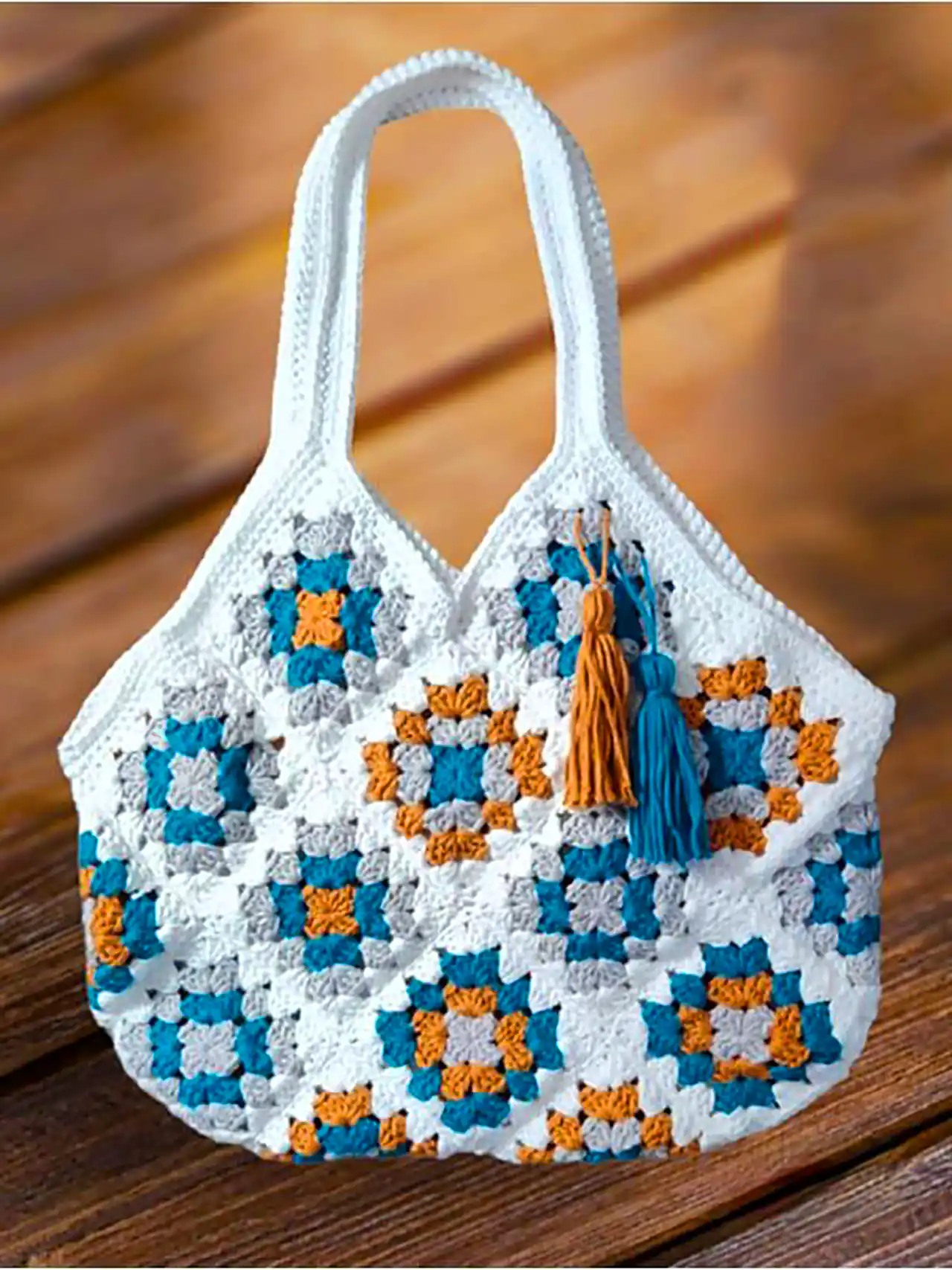 کیف دستبافت با موتیف ها 