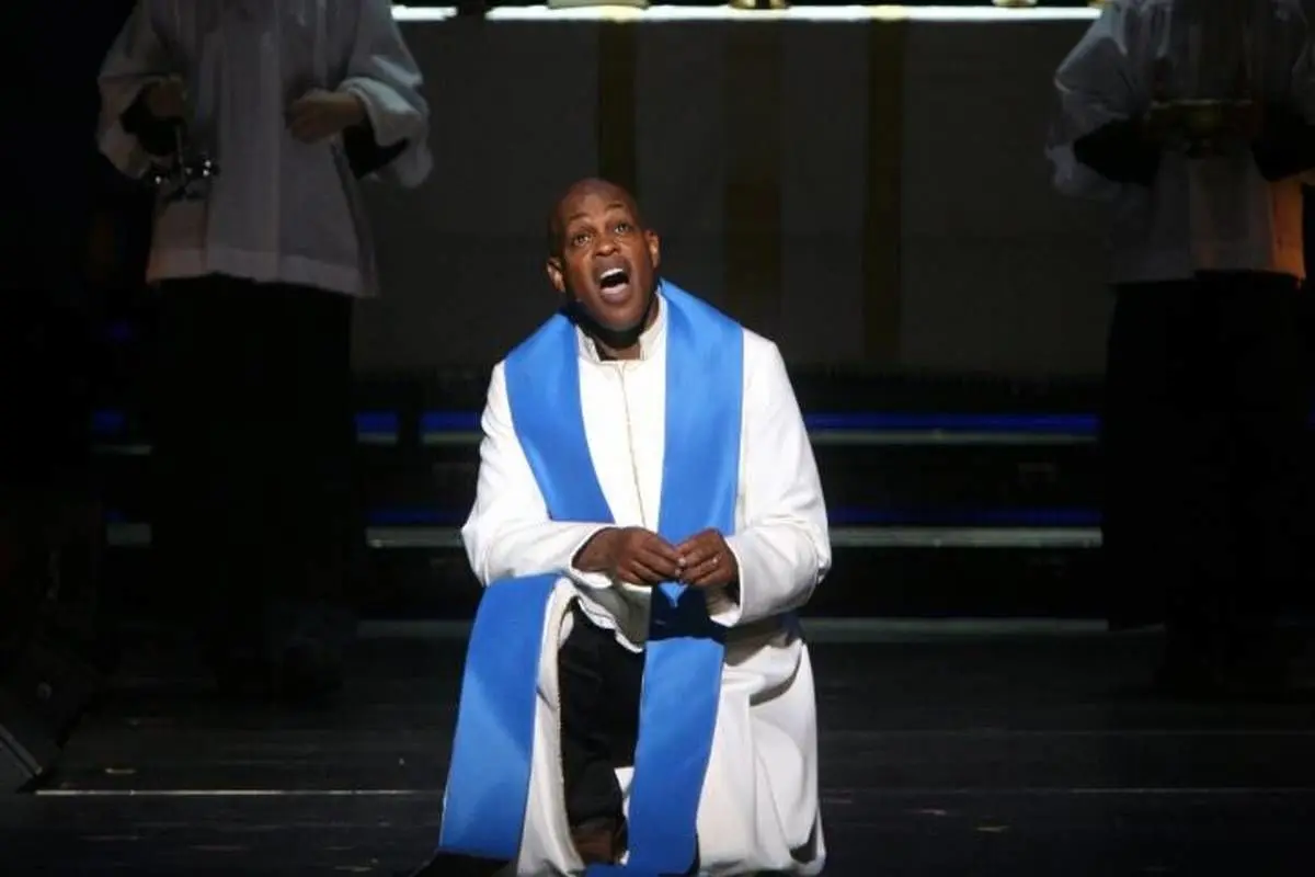 جزئیات قتل مرموز خواننده مشهور با ضربات چاقو در خانه‌اش فاش شد