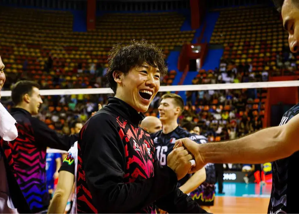 لبخند تلخ کاپیتان ژاپن در برابر تیم وطنش؛ شکست اما افتخار در فینال جهانی والیبال