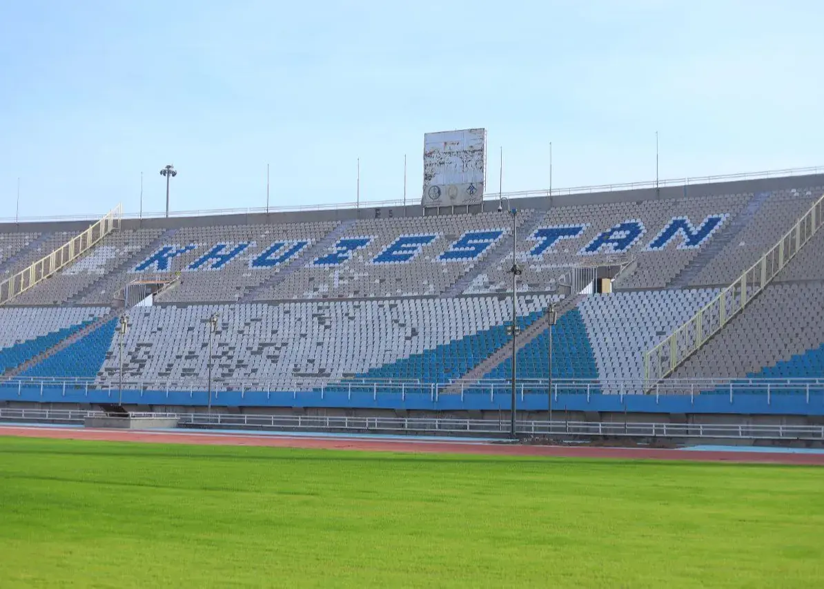 چمن ورزشگاه غدیر اهواز پس از سال‌ها سبز و سرزنده شد! +جزئیات بازسازی