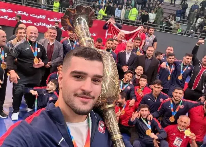 امیررضا معصومی بالاخره برای تیم ملی کشتی آذربایجان قرارداد بست؛ واکنش‌ها چه بود؟
