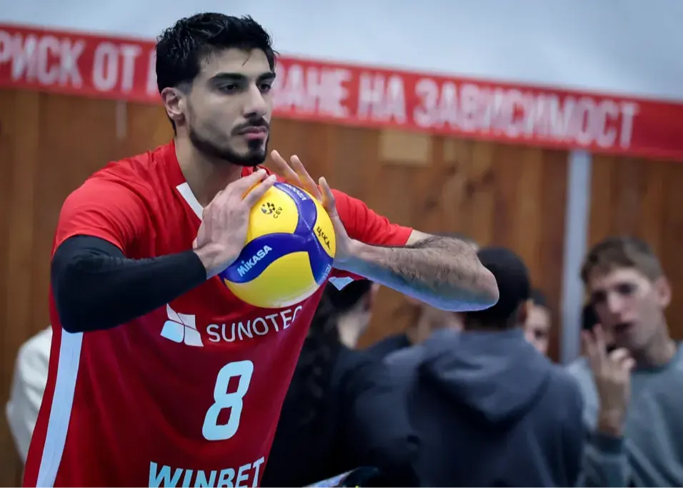 لژیونر ایرانی در بلغارستان، طلسم صدرنشین را شکست داد!