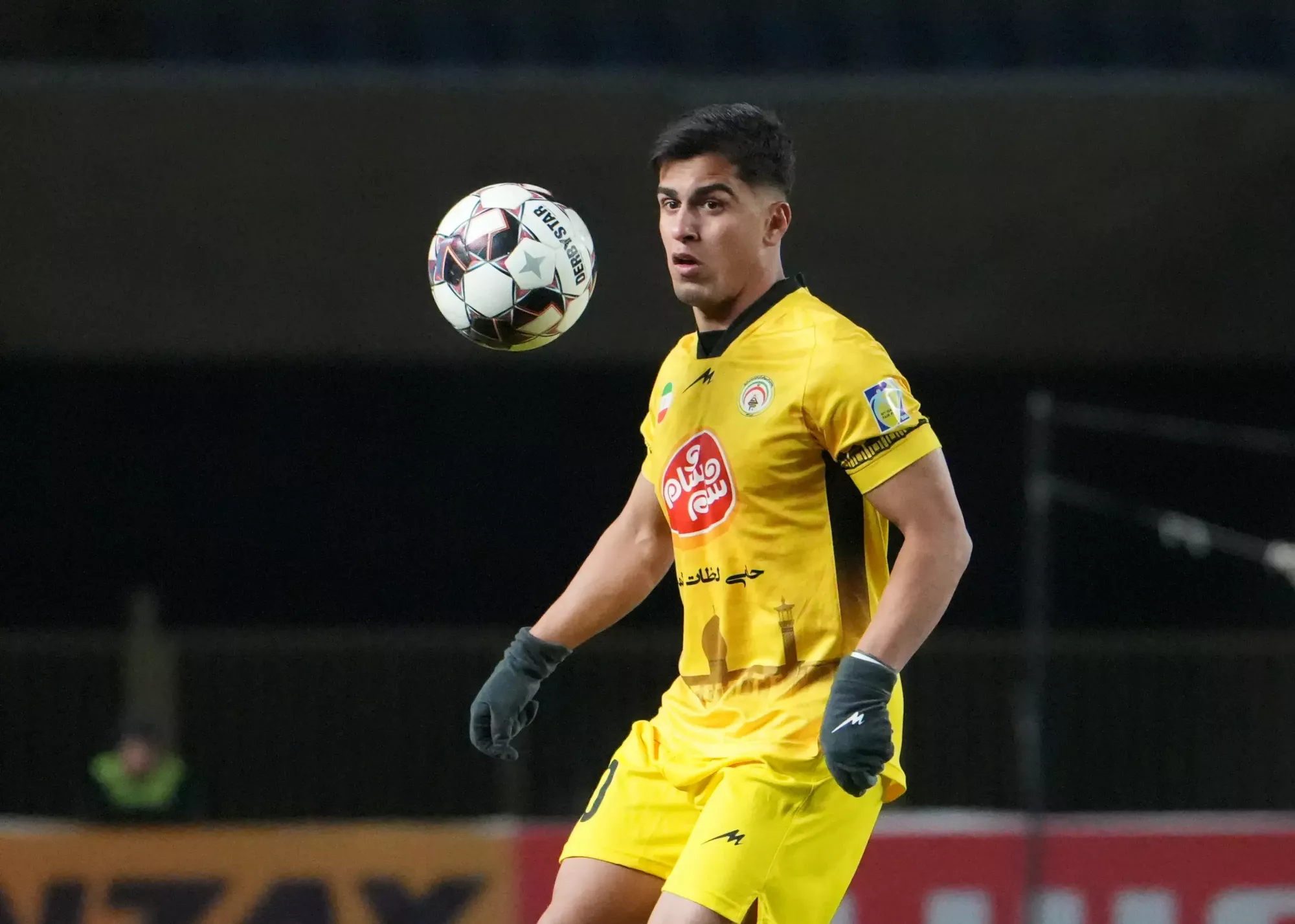 واکنش تند و بی‌سابقه عصبانی‌ترین بازیکن لیگ پس از شکست خانگی فجر سپاسی