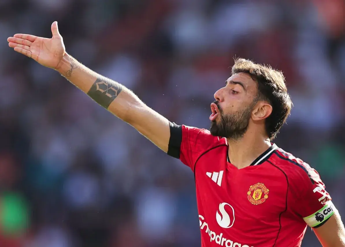 انتقا از کاپیتان منچستریونایتد ؛ برونو تنبل است!