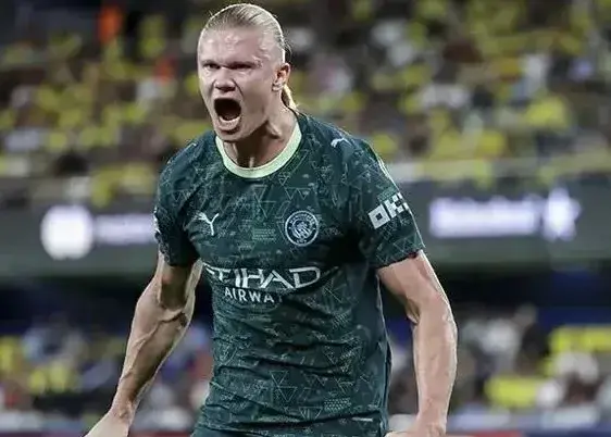 طعنه تند هالند به کاراگر؛ وقتی ستاره منچسترسیتی از پدر هم می‌آورد!