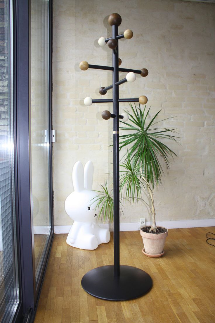 چوب لباسی ایستاده