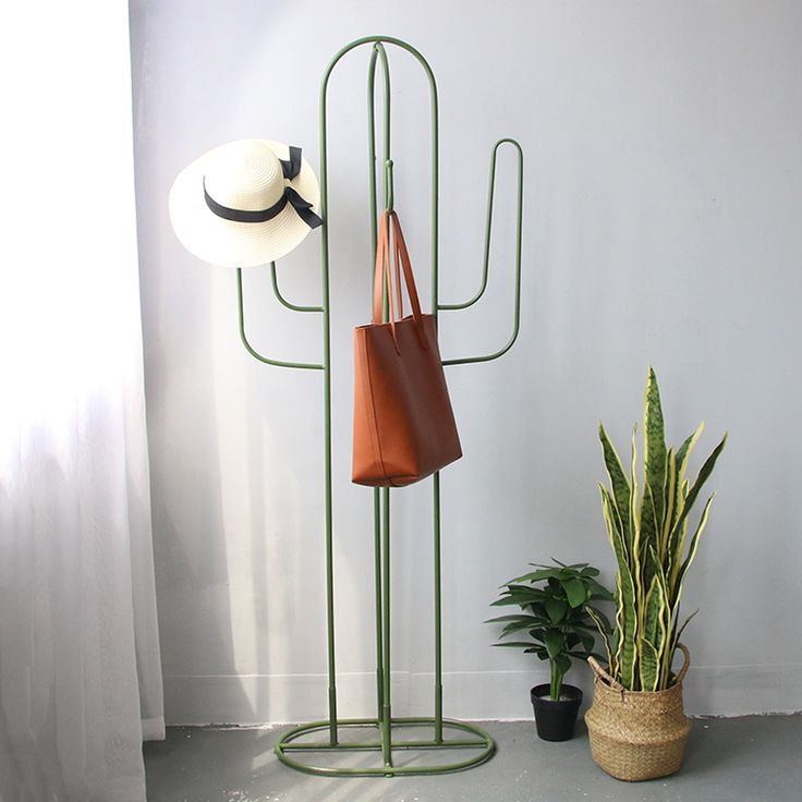 چوب لباسی ایستاده