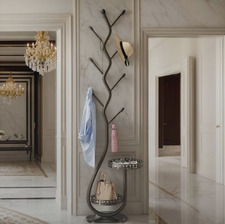 چوب لباسی ایستاده