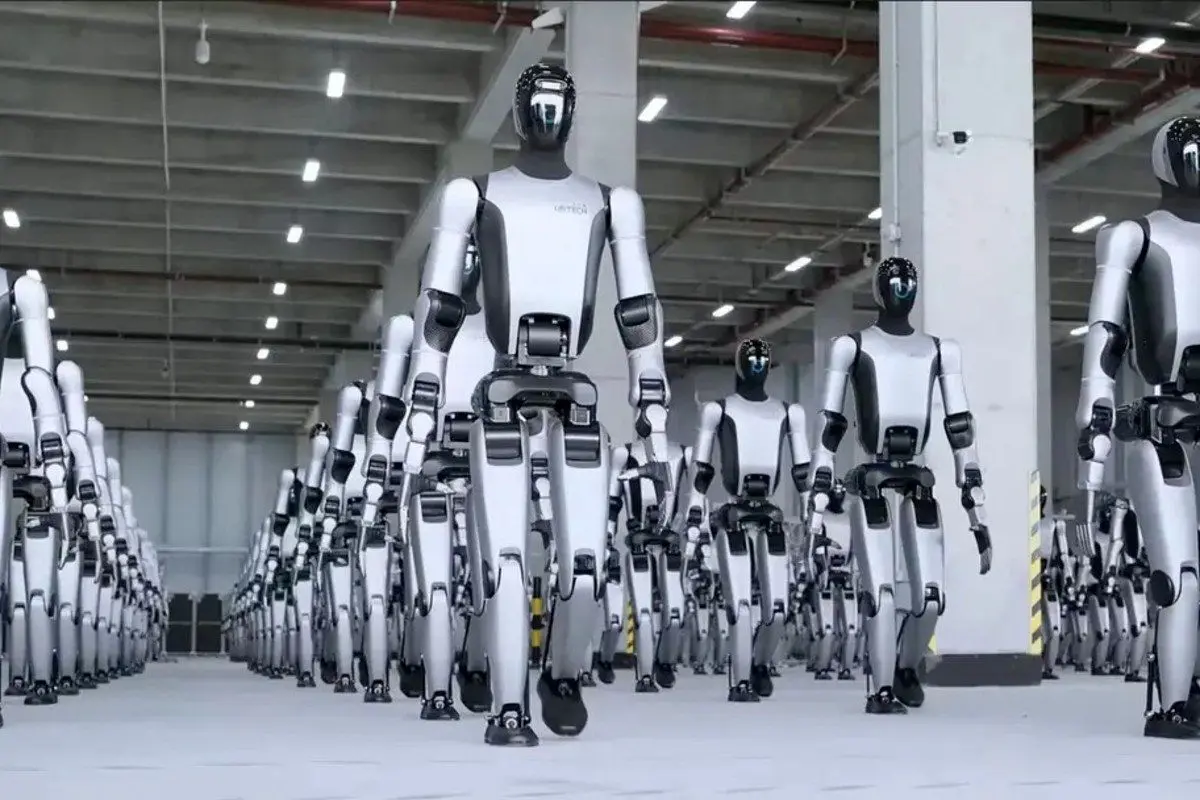 رژه حیرت‌انگیز صدها ربات انسان‌نما در چین؛ آیا آینده همین حالاست؟