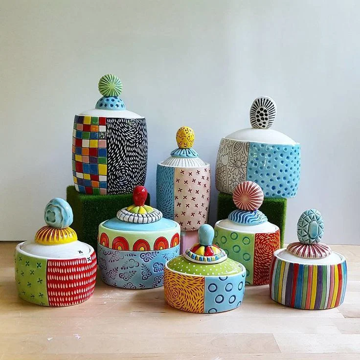 ظروف دکوری سفالی رنگی و طرح دار