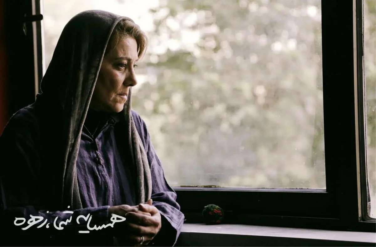 زهره همسایه شما؛ داستان تلخ تنهایی و ترومای نسل‌ها که همه را تکان می‌دهد!