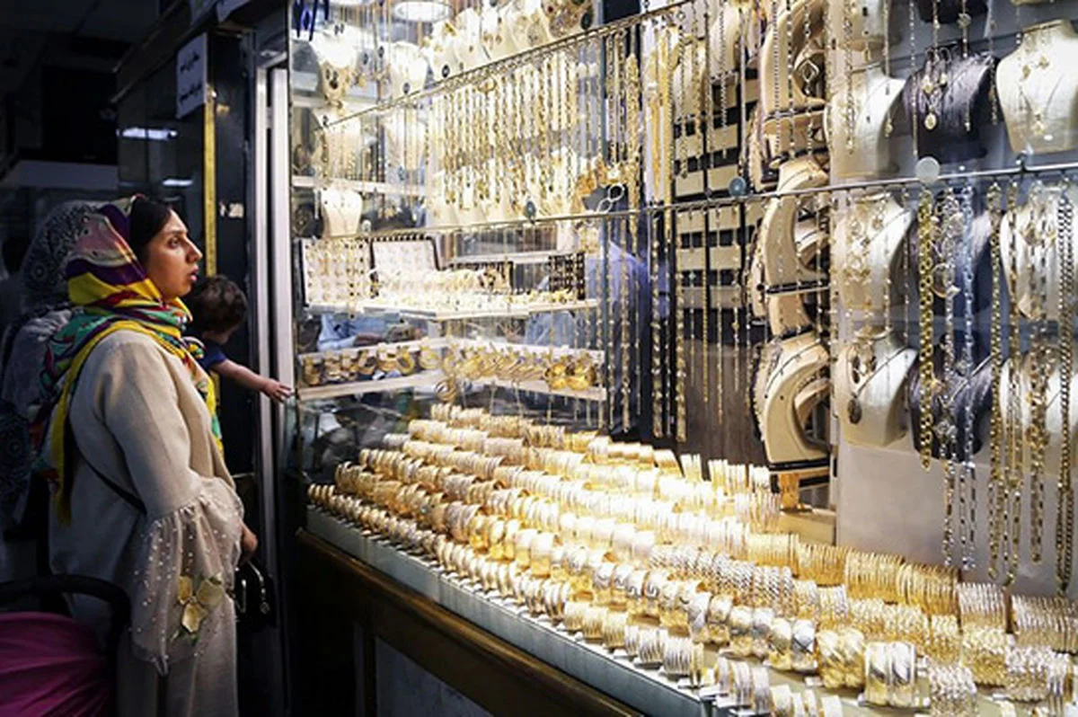 ۱۰ سناریوی شگفت‌انگیز برای جهش قیمت طلا در ۲۰۲۶؛ آیا سقف ۵۳۰۰ دلار واقعی است؟