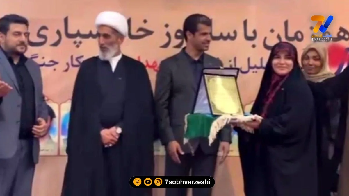 سحر امامی و وجیه السادات حسینی با اهدای دان یک افتخاری تکواندو، نماد صلح شدند!