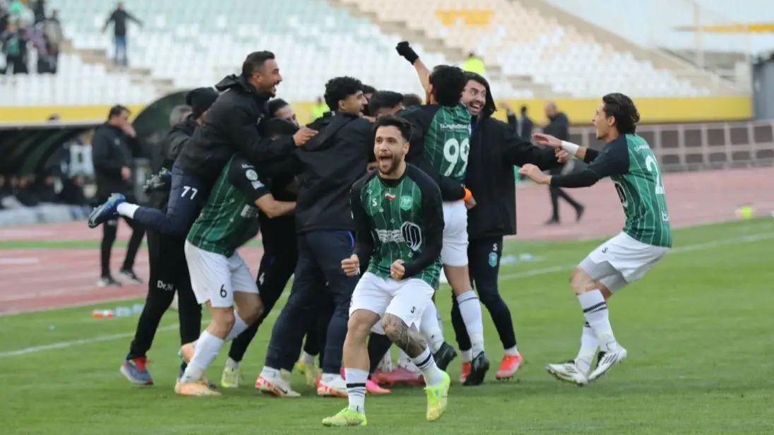 خیبر با یک شگفتی بزرگ، سپاهان را در خانه شکست داد؛ انتقام دردناک رحمتی از محرم در آخرین روز پاییز!