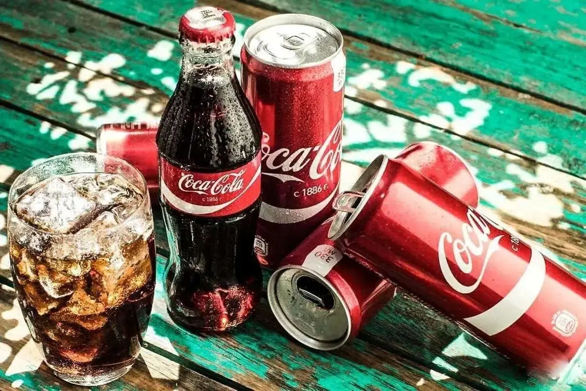 کدام گروه‌ها با نوشابه گازدار سلامت خود را به خطر می‌اندازند؟