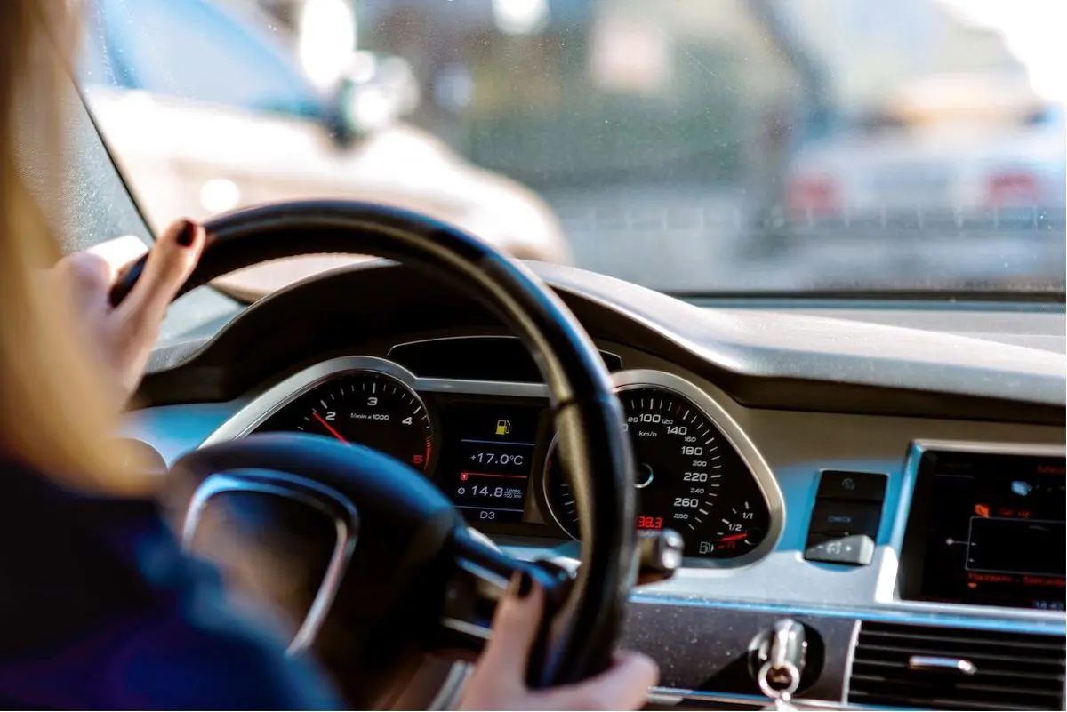 راز پشت فرمان خودروها؛ چرا فرمان وسط نیست؟