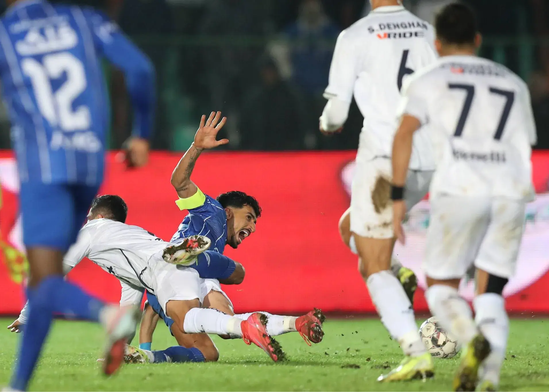 استقلال: آیا VAR در دیدار با ملوان به‌درستی عمل نکرد؟