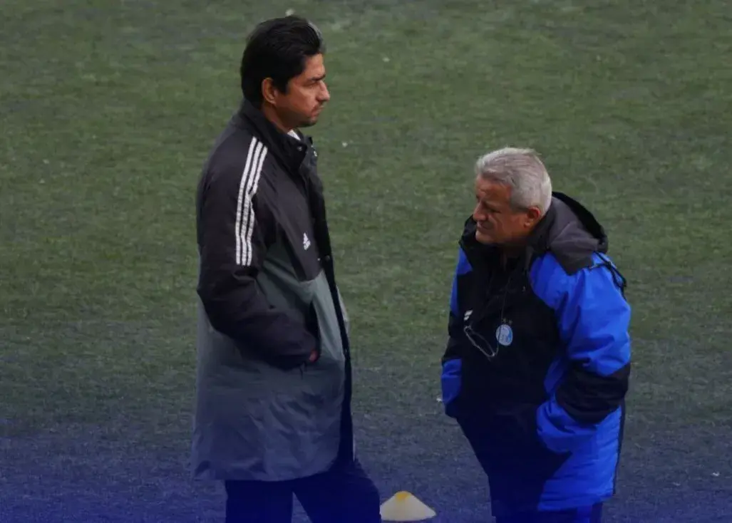 کنایه‌های تند مربی امید استقلال پس از دربی؛ افشای دردهای پنهان فوتبال ایران!